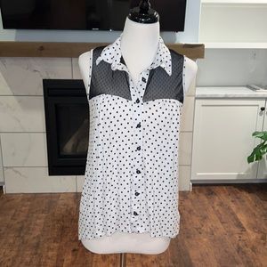 Forever 21 lace detail button down tank top